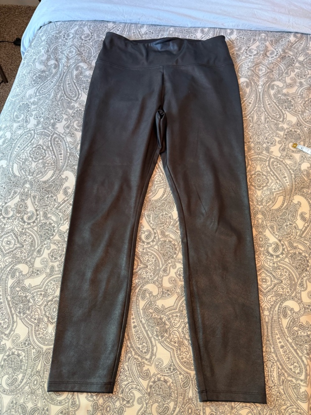 Simply Vera Vera Wang Black Faux Leather Leggings | Large